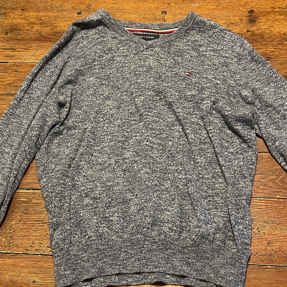Tommy Hilfiger Men's Heathered Gray Crewneck Sweater